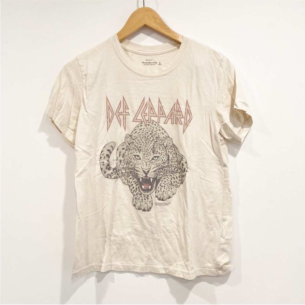 Abercrombie & Fitch Cream Relaxed Tee